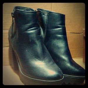 Heeled boots